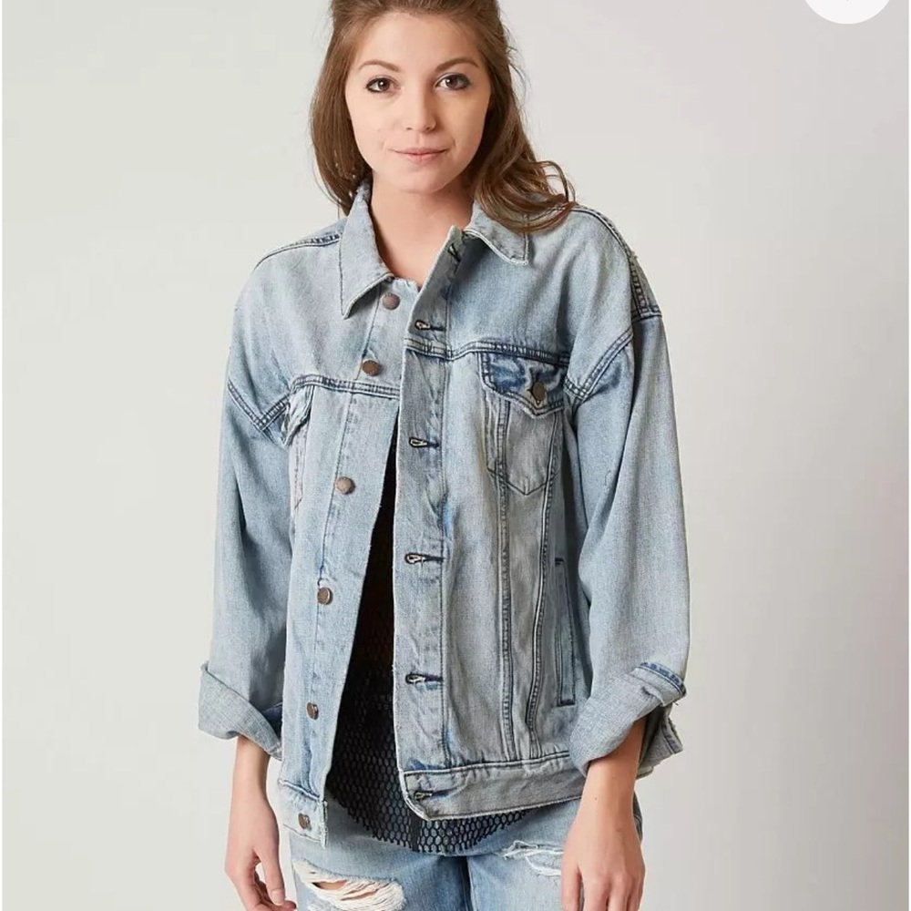 Free People Denim Trucker Jacket Button Front Womens XS Washed Blue - Picture 14 of 14